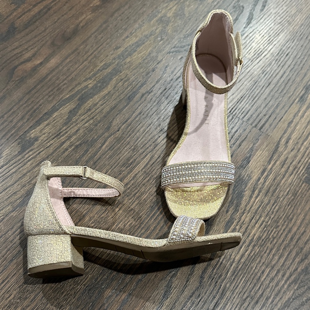 Kelly & Katie Ophelia Gold Kids' Sandals with Glitter Strap and Low Heel Sz 1